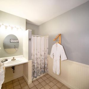 Interior King Room Private Bathroom